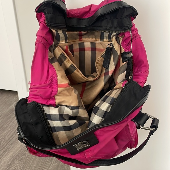 BURBERRY LONDON BUCKLEIGH NYLON TOTE - Picture 2 of 13